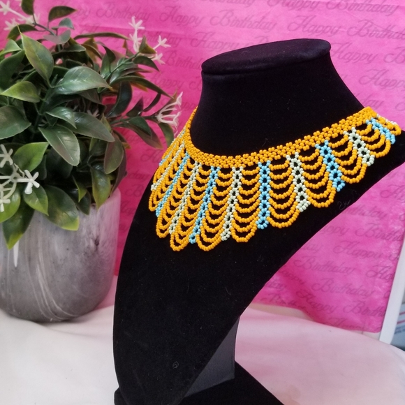 Handmade | Jewelry | Collar Babero Con Mostacilla Checa |